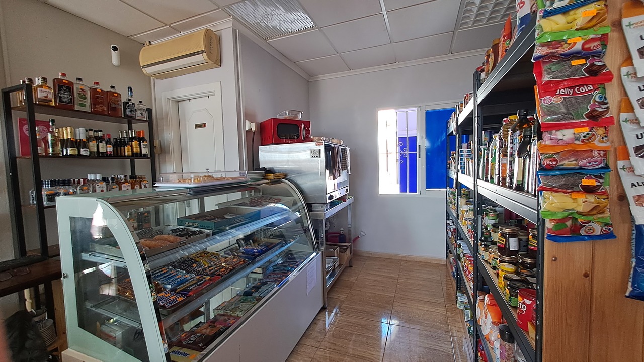 SWDF1762: Commercial for sale in Torrevieja