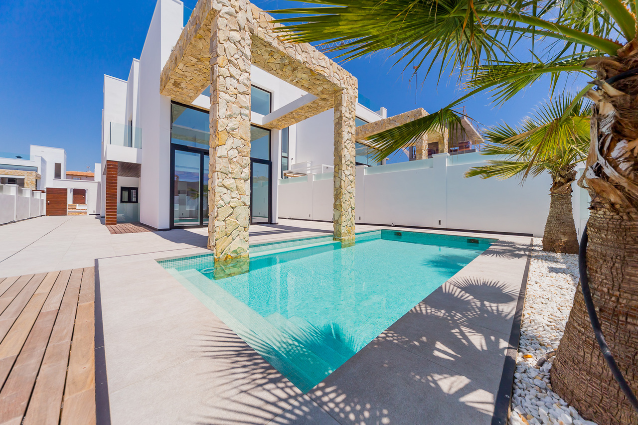 Villa te koop in Spanje - Valencia (Regio) - Costa Blanca - Torrevieja -  699.000