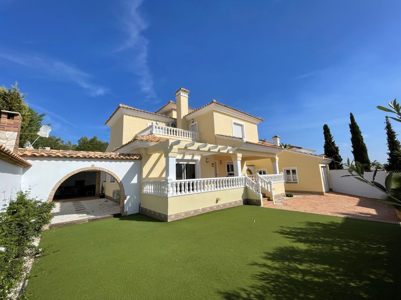 5 bedroom house / villa for sale in Campoamor, Costa Blanca