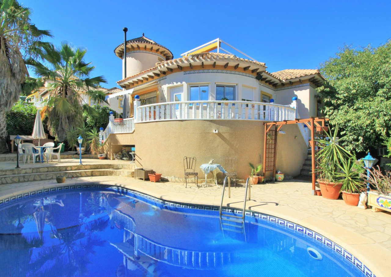 For sale: 4 bedroom house / villa in Villamartin, Costa Blanca