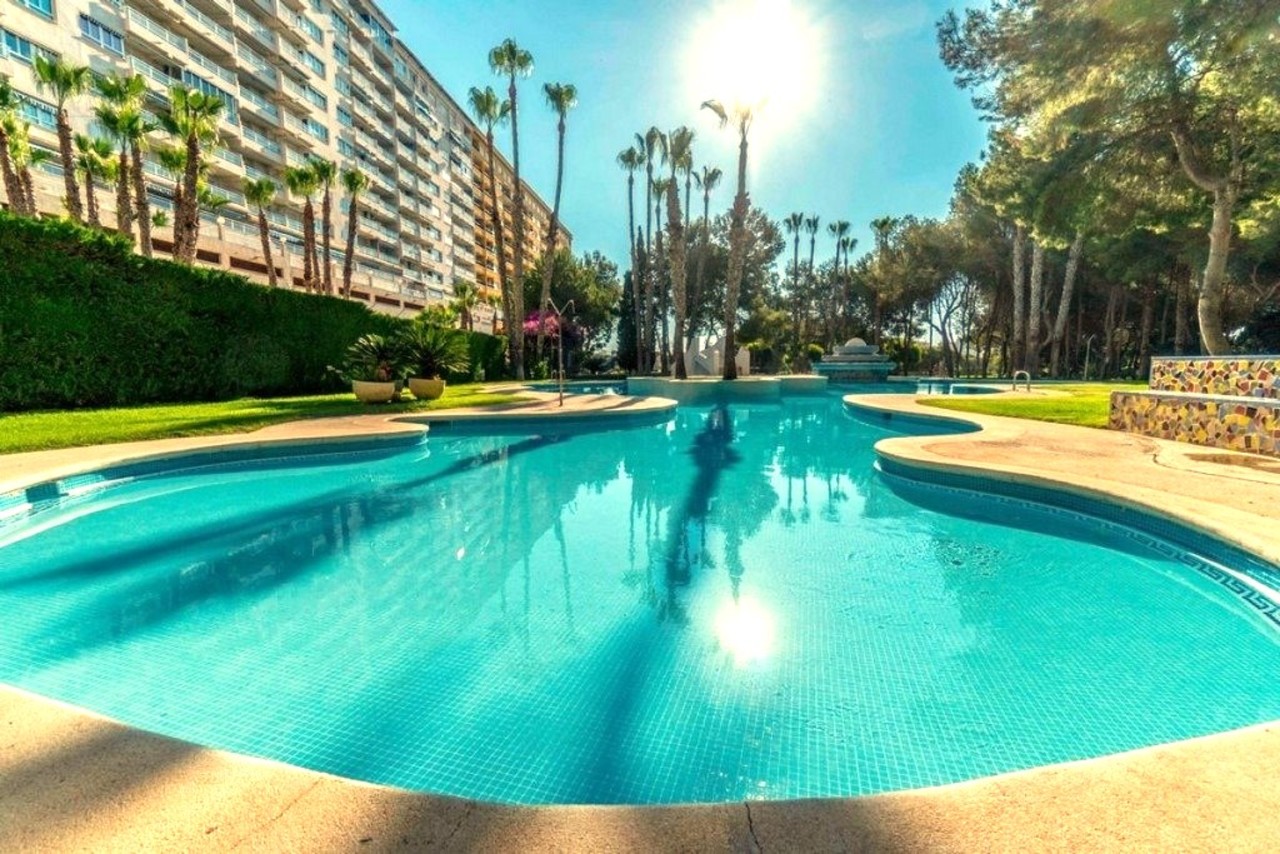 2 bedroom apartment / flat for sale in Campoamor, Costa Blanca